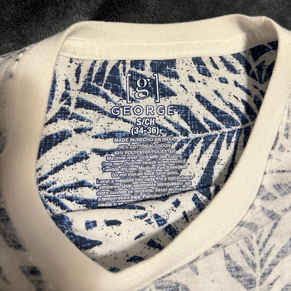 George Men's white and blue summer tee
